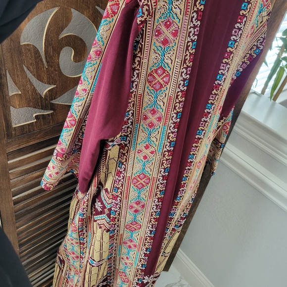 Embroidered Thobe - Picture 4 of 4